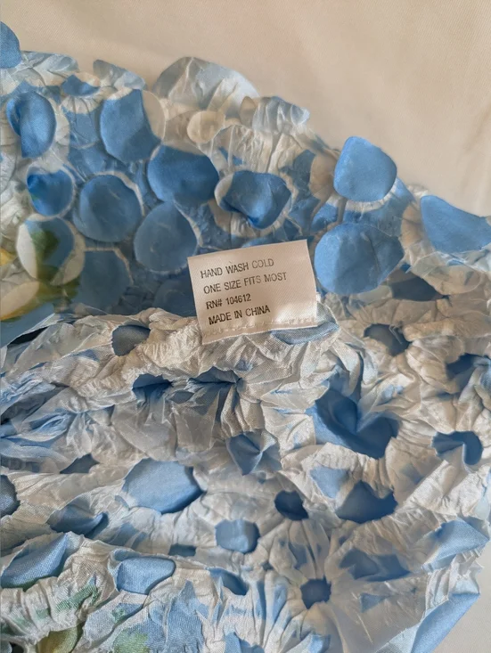 She's All That Blue Mosaic Top w/ Unique Bubble Fabric- One Size Fits Most - Picture 2 of 4